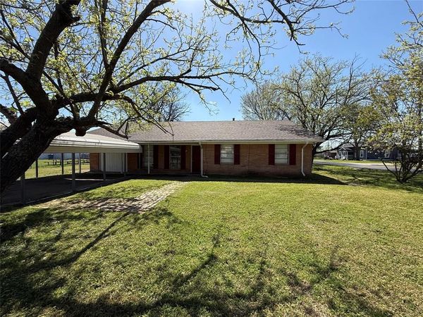 205 W Marshall Street, Palmer, TX 75152