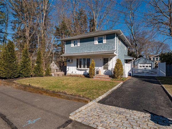 9 Leeds Street, South Huntington, NY 11746