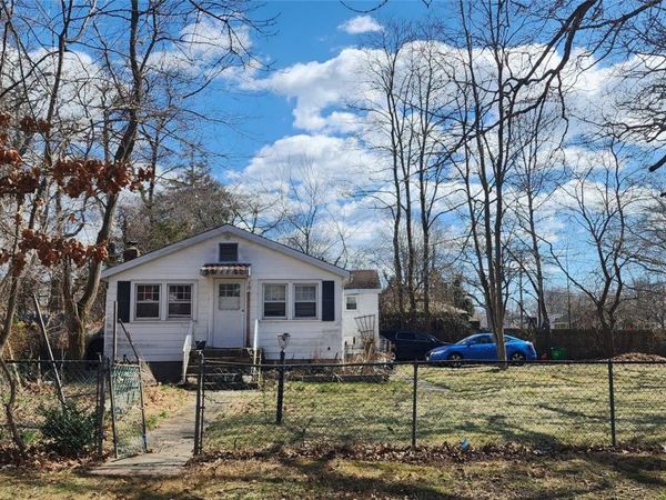 85 Woodside Road , Mastic Beach, NY 11951