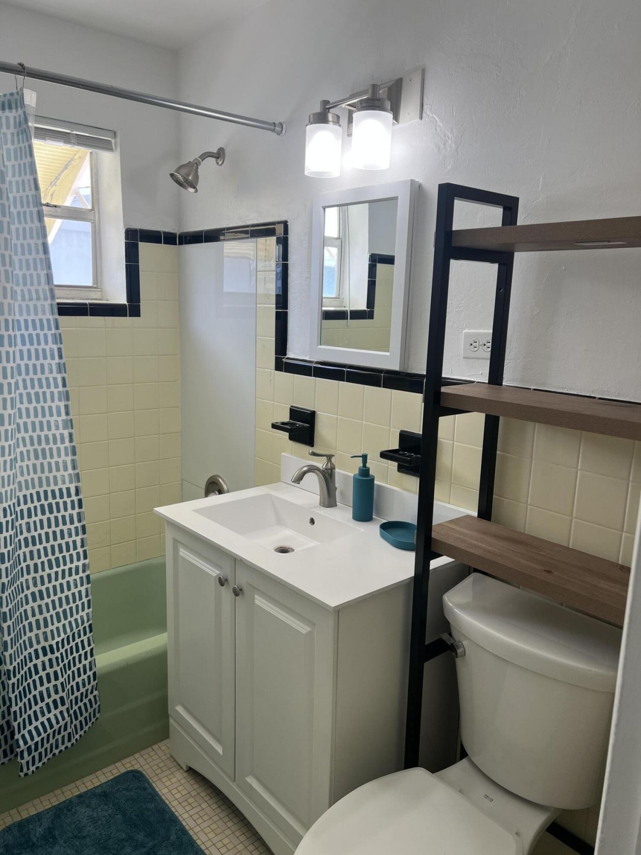 2012 Ardmore Road, West Palm Beach, FL 33409 Photo