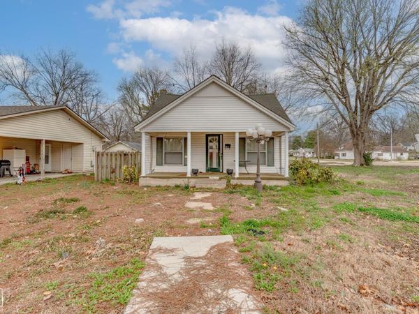 611 W Jackson Street, Piggott, AR 72454