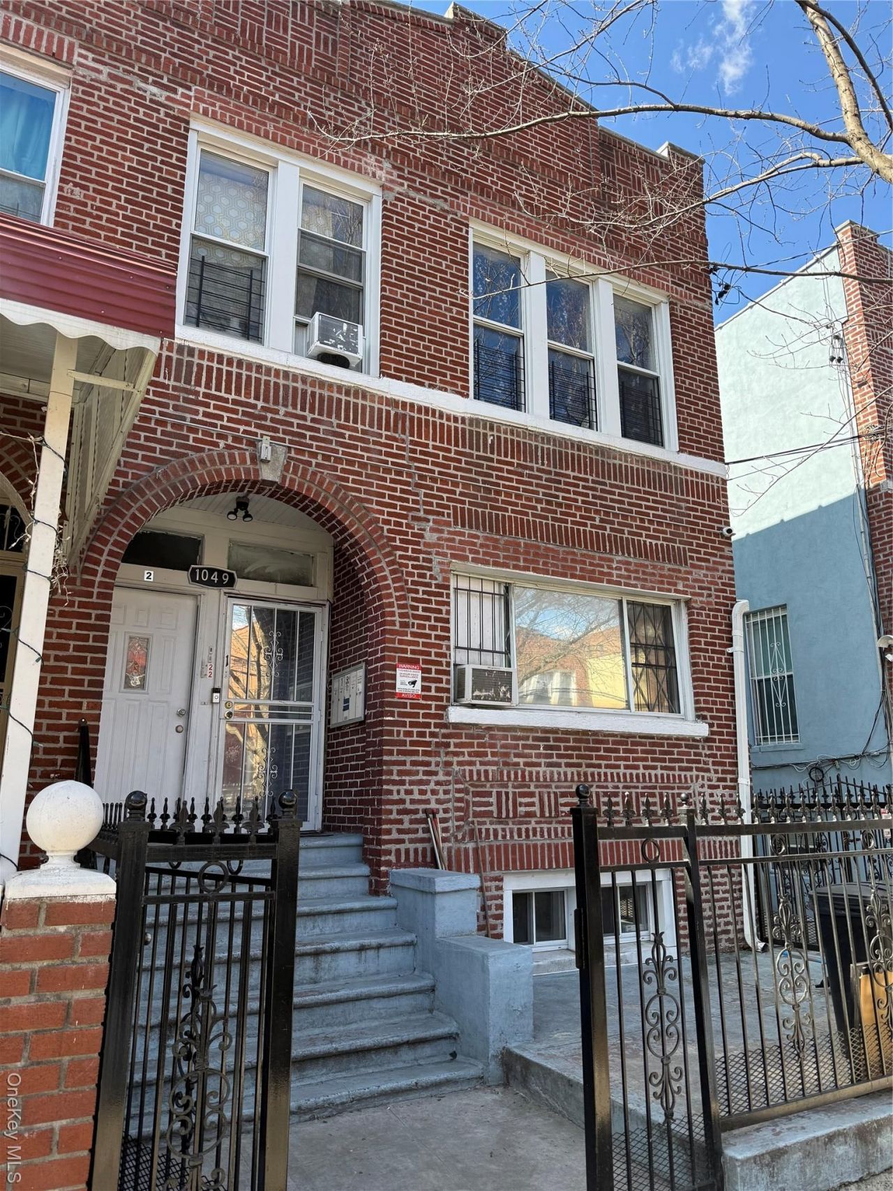 1049 Ward Avenue, Bronx, NY 10472 Main Photo