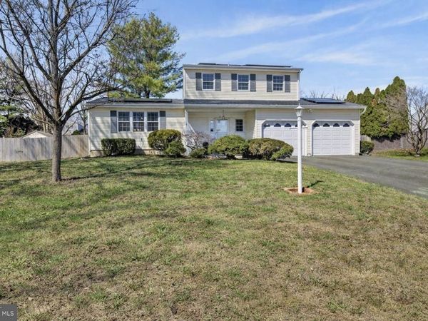 12 TIGERS COURT, HAMILTON, NJ 08619