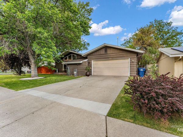 820 Meadows Dr, Twin Falls, ID 83301