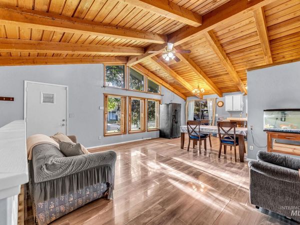 820 Meadows Dr, Twin Falls, ID 83301