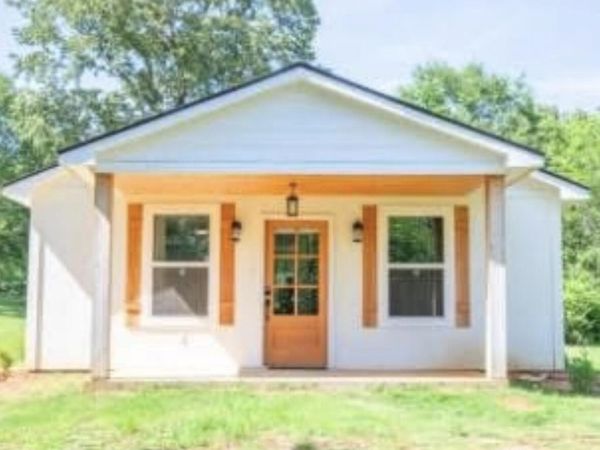 212 Parkview, Ripley, MS 38663