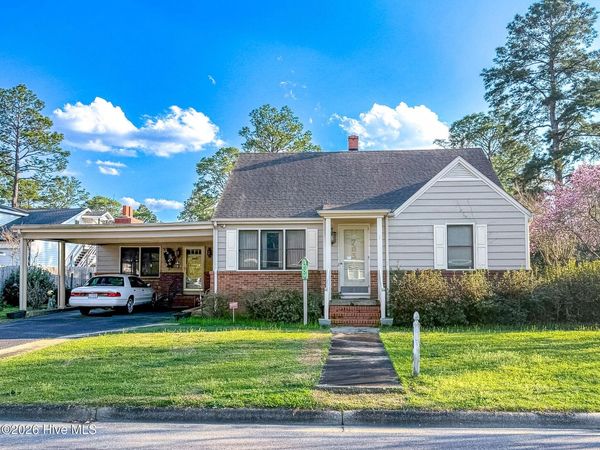 703 W 27th Street, Lumberton, NC 28358