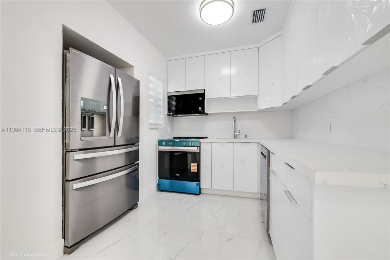 6337 SW 11th St, West Miami, FL 33144 Photo