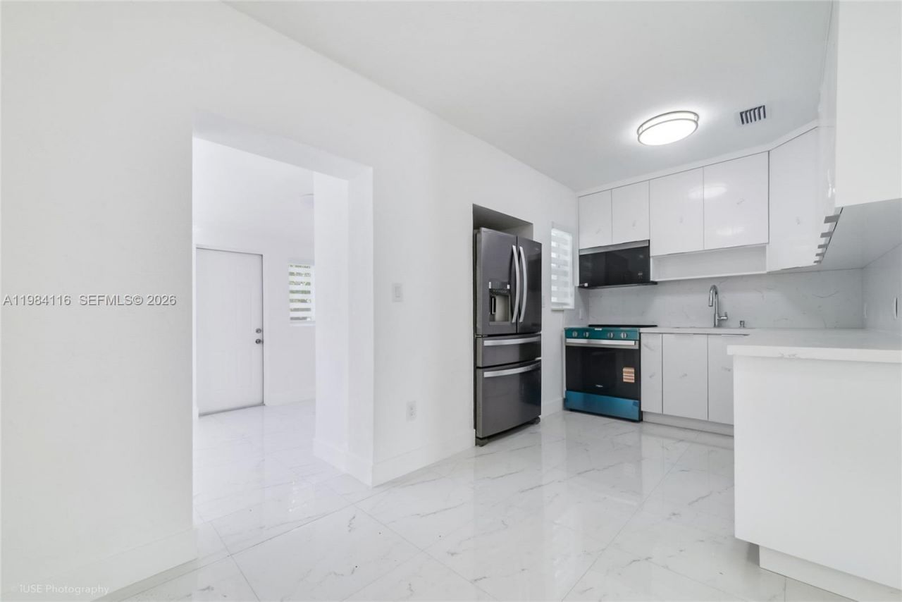 6337 SW 11th St, West Miami, FL 33144 Photo