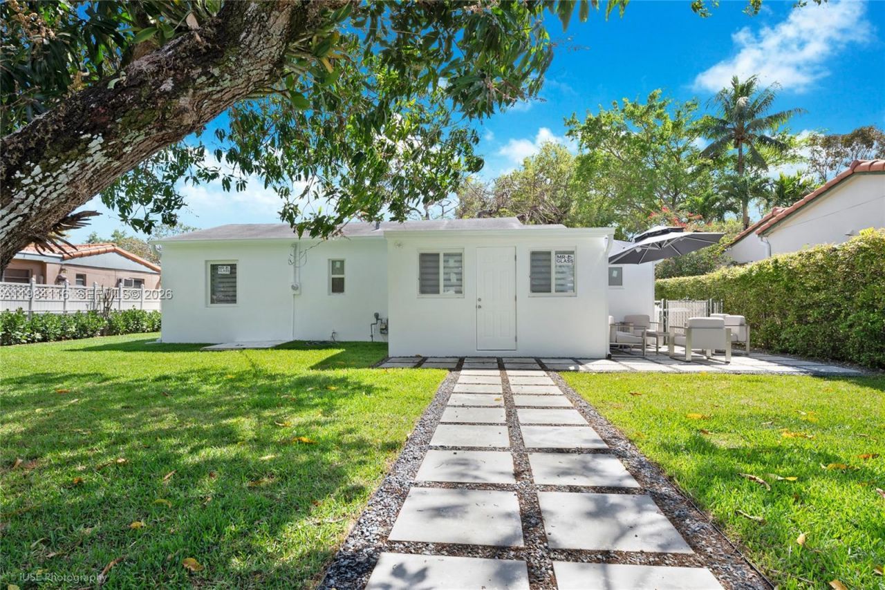 6337 SW 11th St, West Miami, FL 33144 Photo