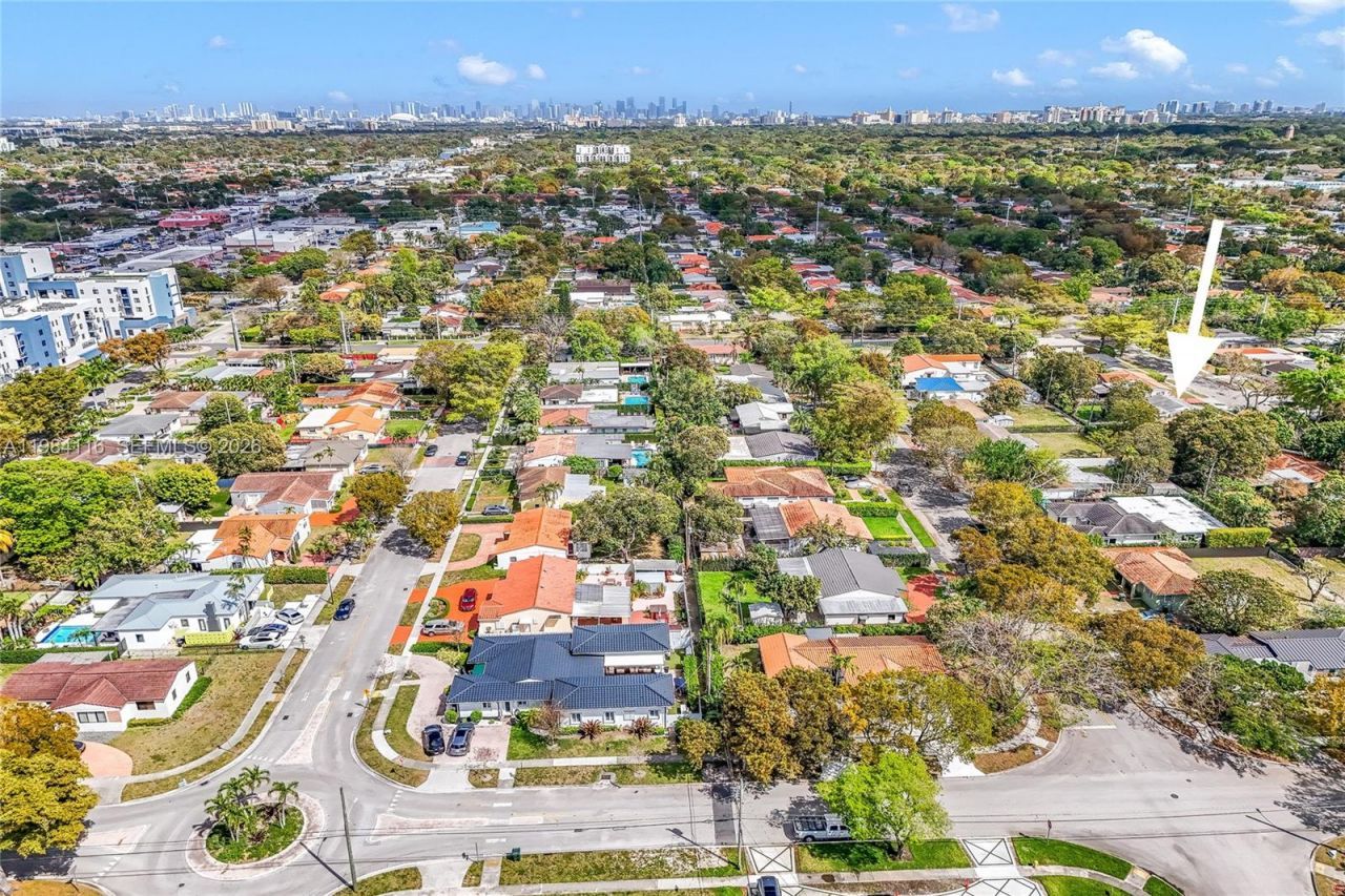 6337 SW 11th St, West Miami, FL 33144 Photo