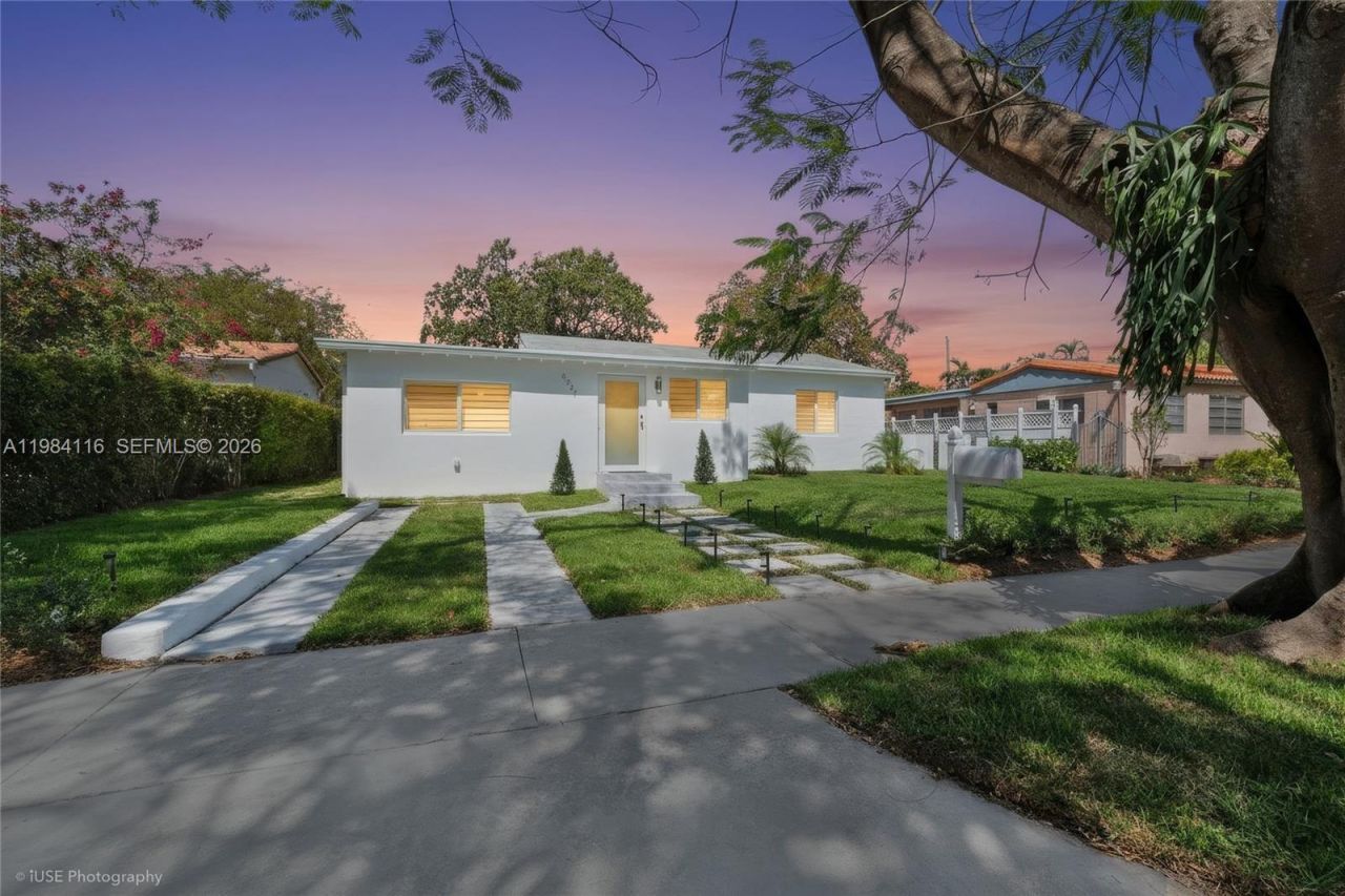 6337 SW 11th St, West Miami, FL 33144 Photo