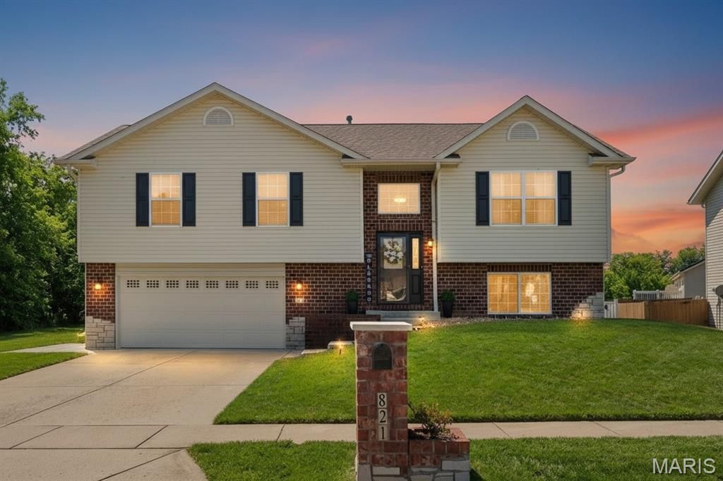 821 Chesapeake Junction Lane , O Fallon, IL 62269 Main Photo