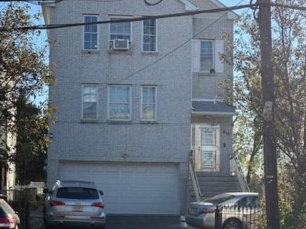 517 Irvine Turner Blvd, Newark, NJ 07108