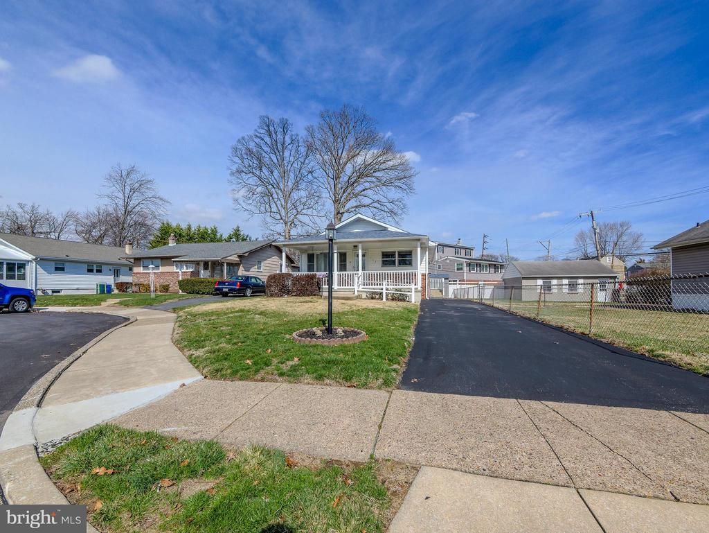 708 JAMES CIRCLE, SWARTHMORE, PA 19081