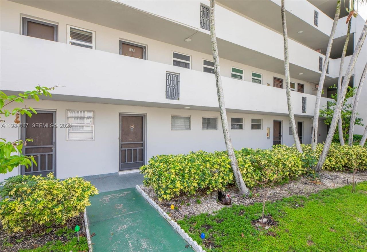 1680 NE 191st St , Unit 107-2, Miami, FL 33179 Photo