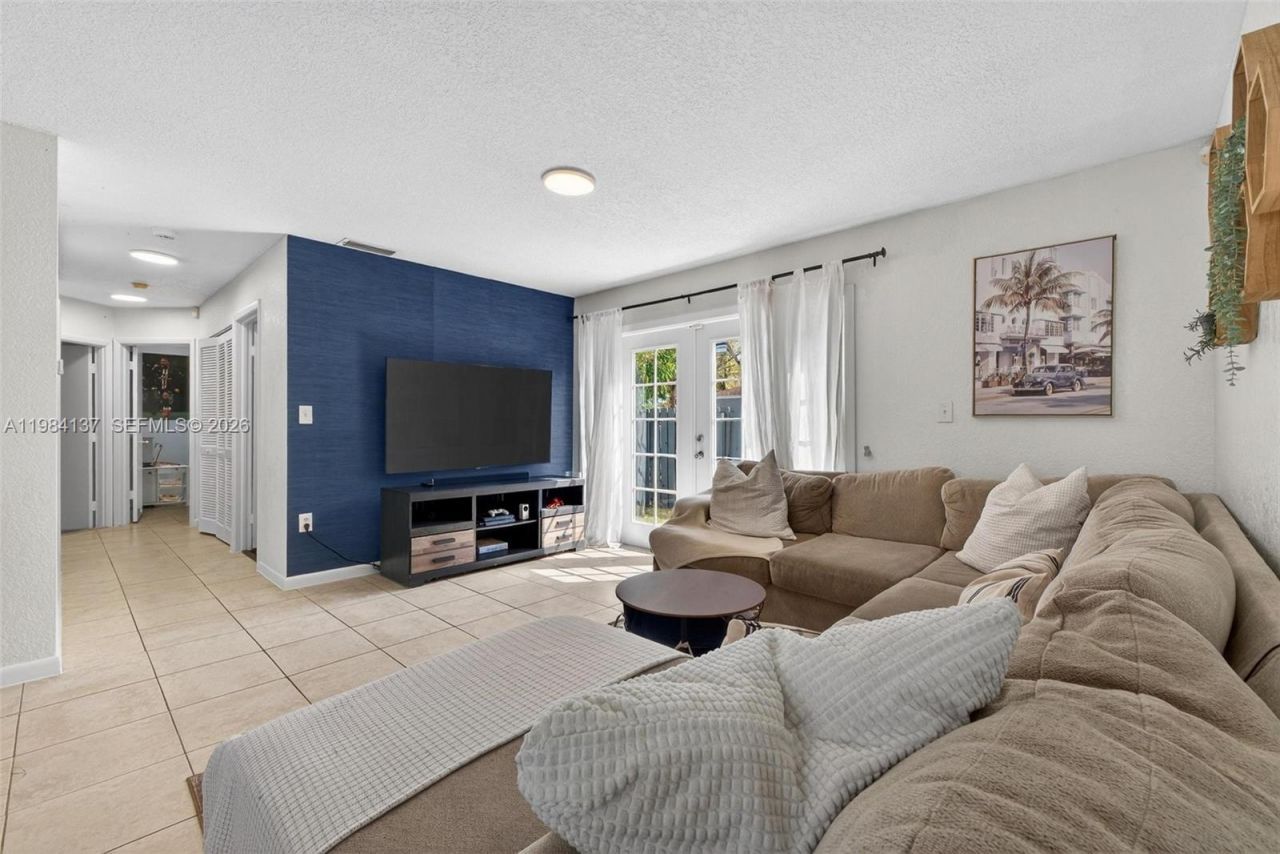 9756 SW 222nd St, Cutler Bay, FL 33190 Photo