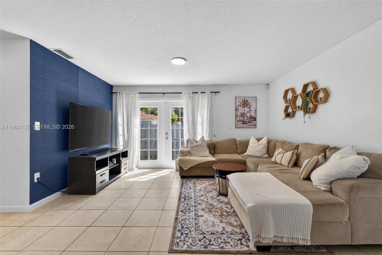 9756 SW 222nd St, Cutler Bay, FL 33190 Photo