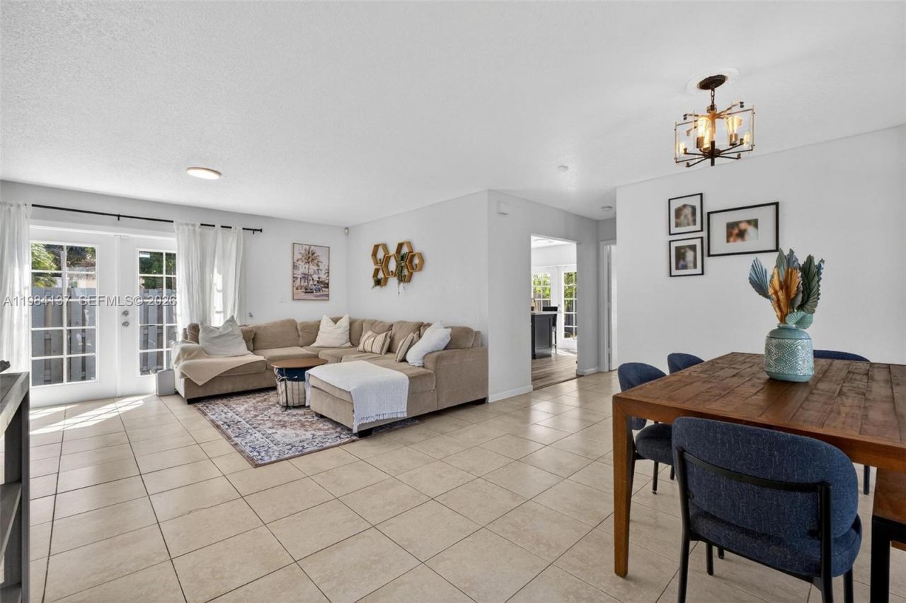 9756 SW 222nd St, Cutler Bay, FL 33190 Photo