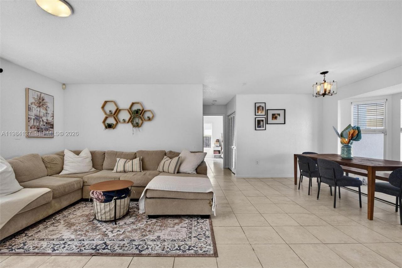 9756 SW 222nd St, Cutler Bay, FL 33190 Photo