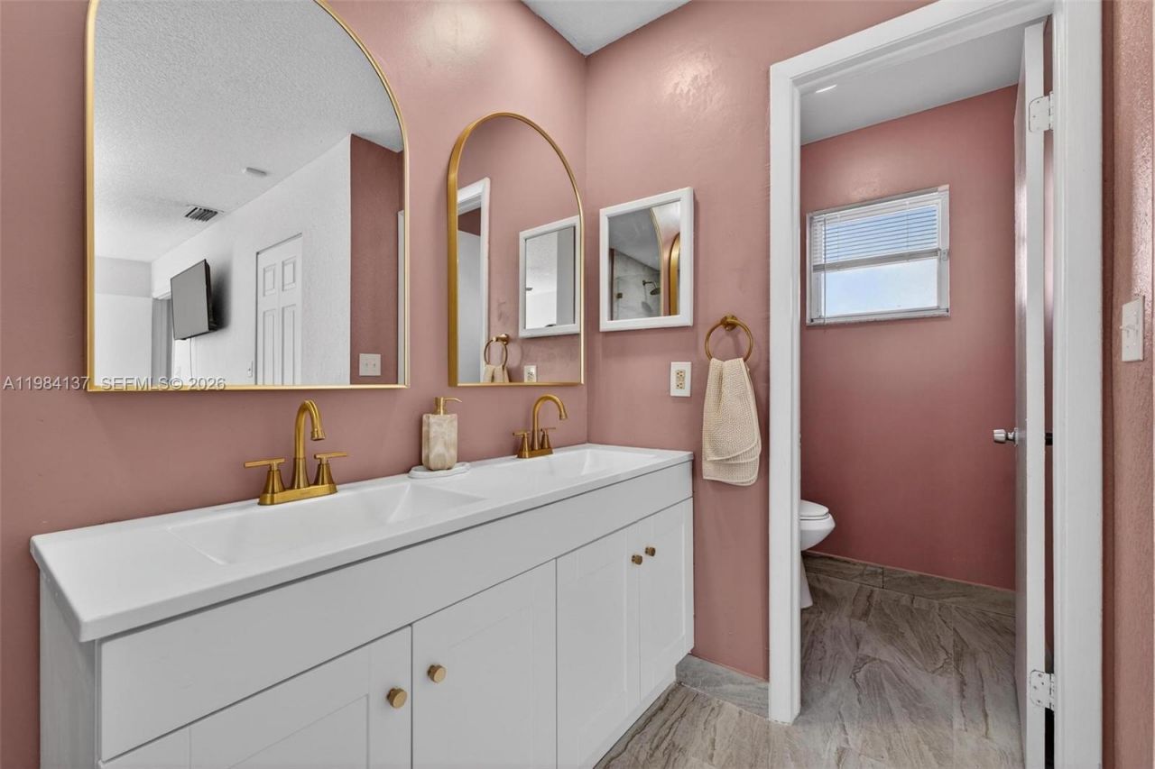 9756 SW 222nd St, Cutler Bay, FL 33190 Photo