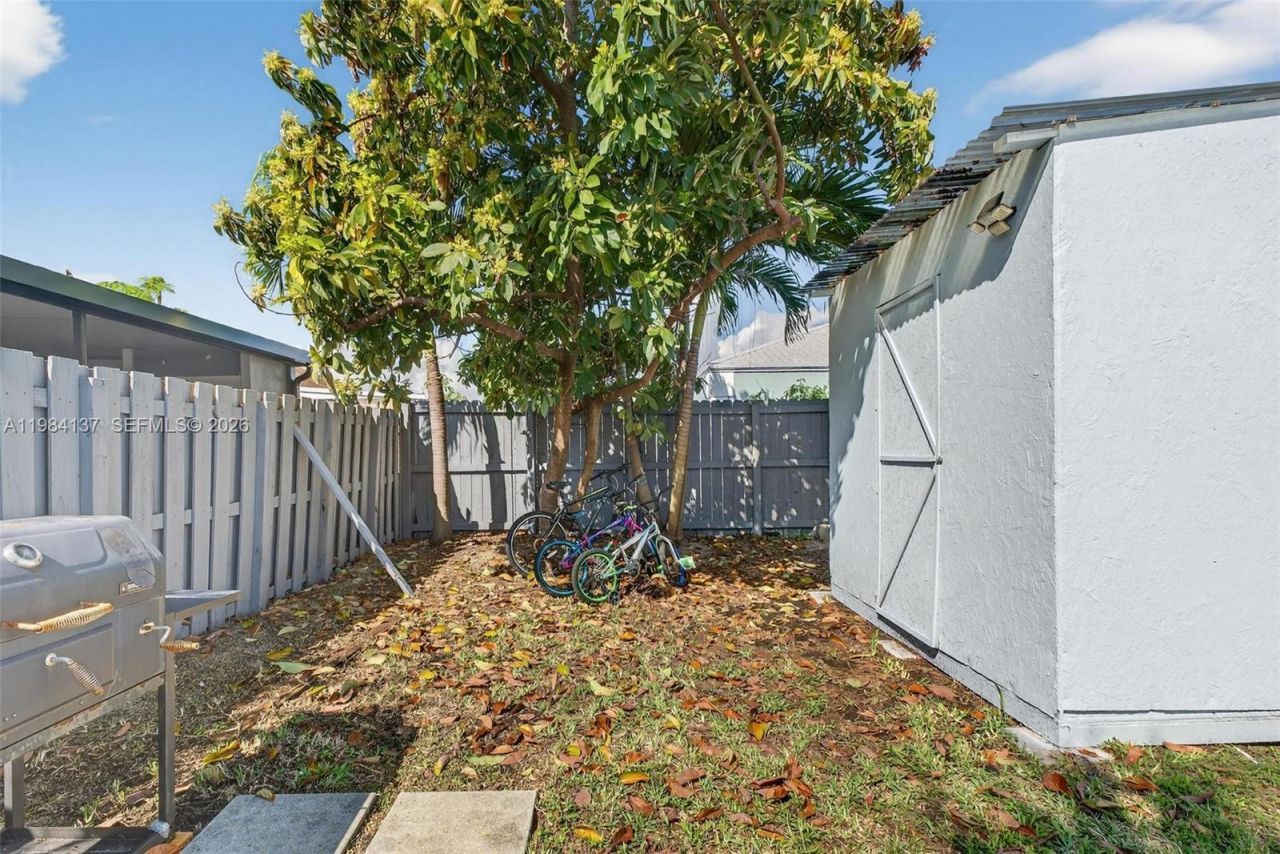 9756 SW 222nd St, Cutler Bay, FL 33190 Photo