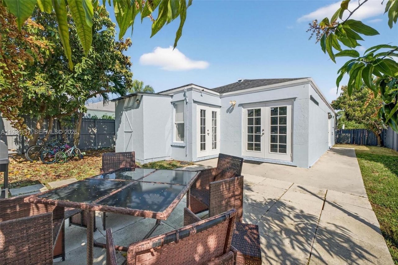 9756 SW 222nd St, Cutler Bay, FL 33190 Photo