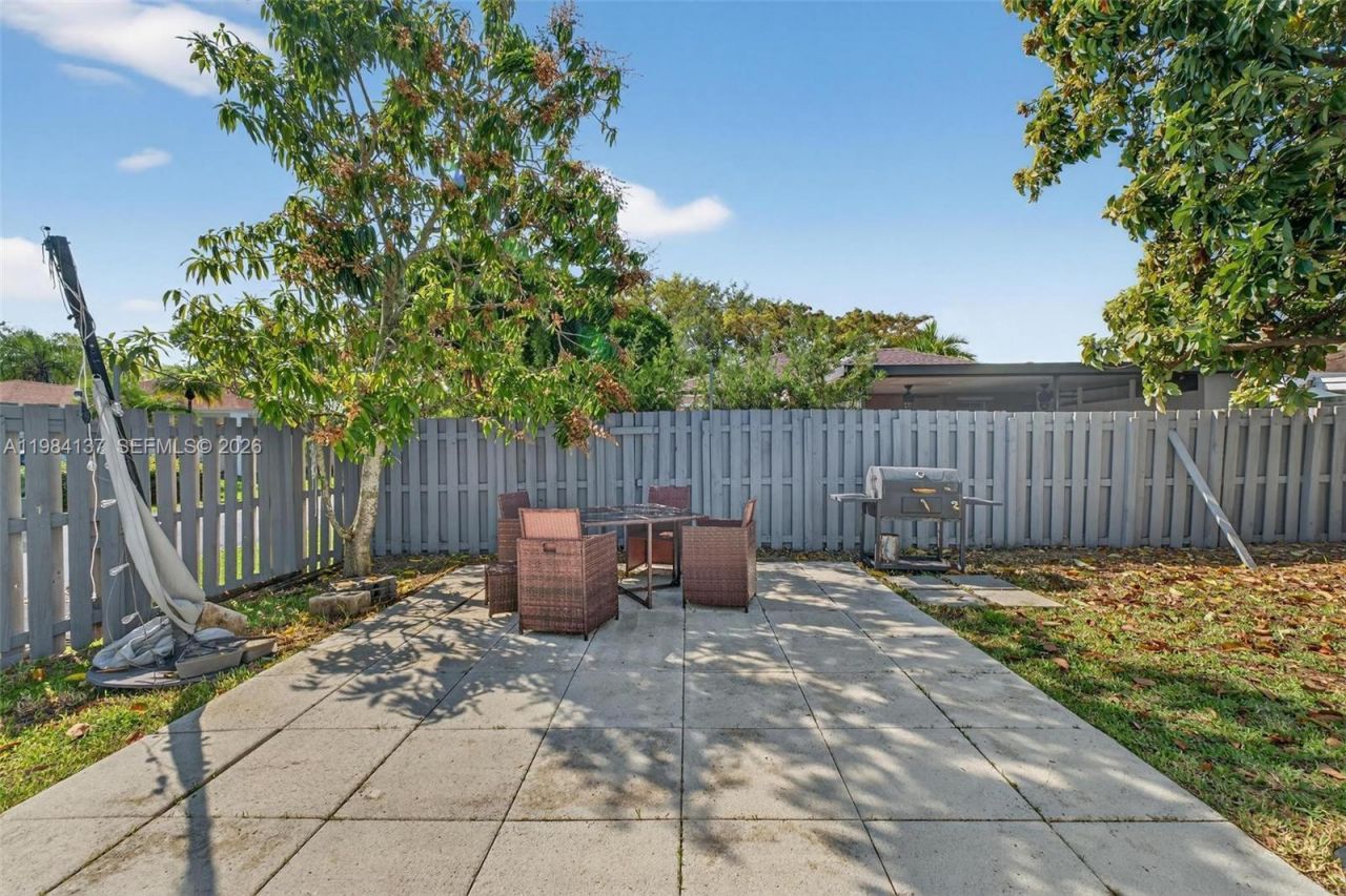 9756 SW 222nd St, Cutler Bay, FL 33190 Photo