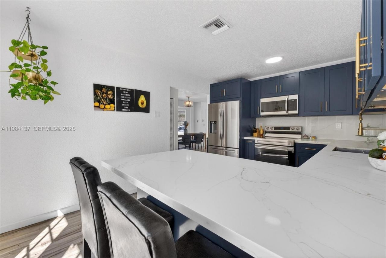 9756 SW 222nd St, Cutler Bay, FL 33190 Photo