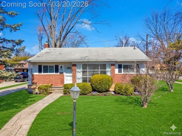 17220 W 13 Mile Road, Beverly Hills Vlg, MI 48025