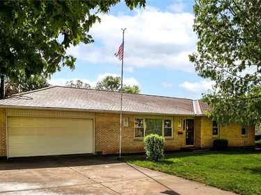 8613 N Boone Street, Kansas City, MO 64155