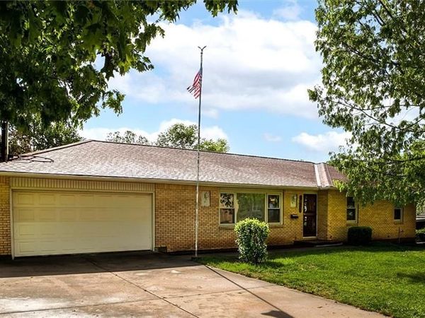 8613 N Boone Street, Kansas City, MO 64155