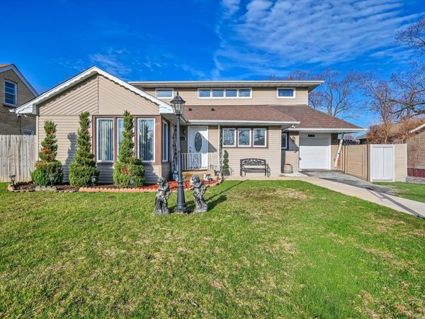 7964 Lavergne Avenue, Burbank, IL 60459