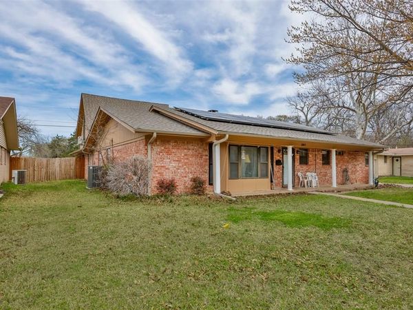 1907 Bridle Lane, Gainesville, TX 76240