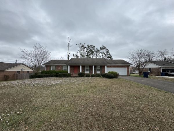 1212 Garden Ln., Corinth, MS 38834