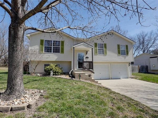 1700 SE Piccadilly Street, Blue Springs, MO 64014