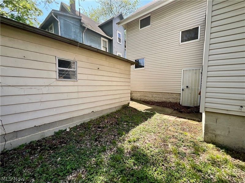 577 Rhodes Avenue, Akron, OH 44307 Photo 19