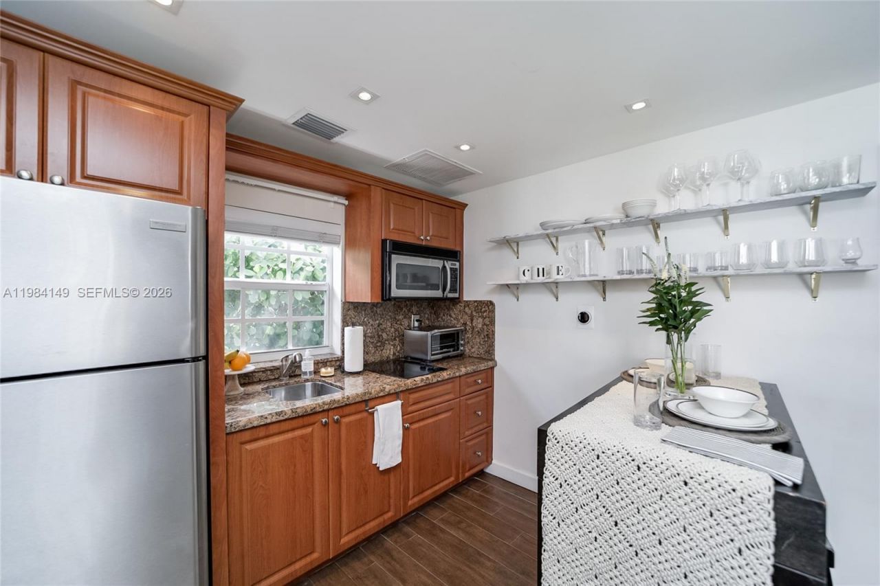 265-b Palm Ave, Miami Beach, FL 33139 Photo