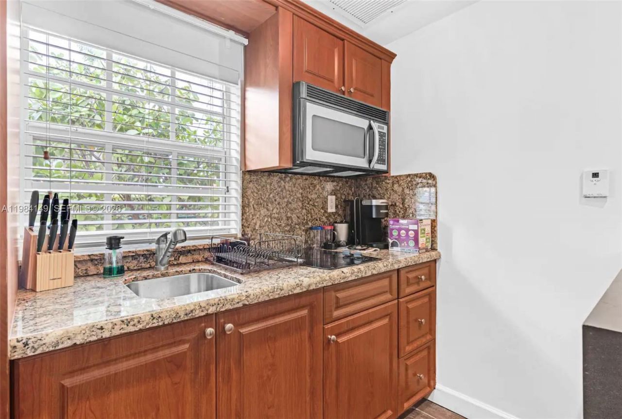 265-b Palm Ave, Miami Beach, FL 33139 Photo