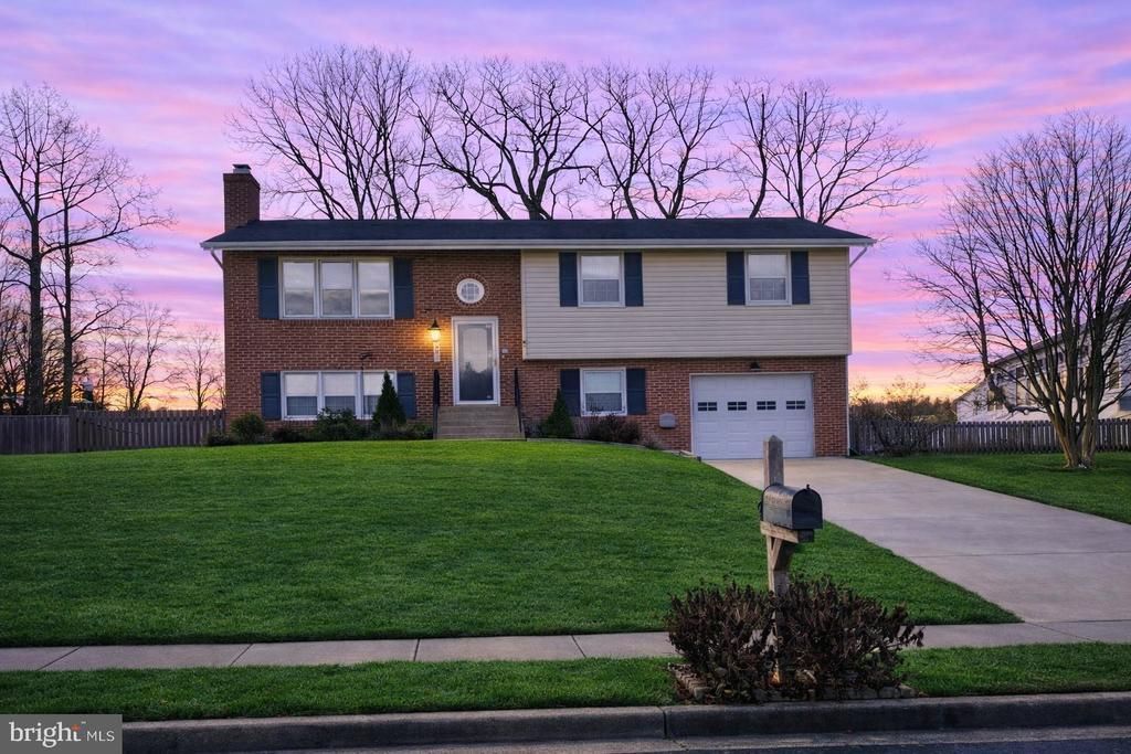 14821 Wood Home Road, Centreville, VA 20120 Main Photo