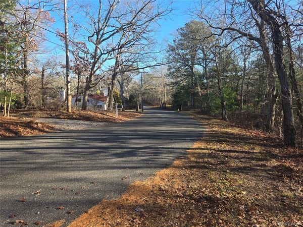 68 Big Fresh Pond Road , Southampton, NY 11968