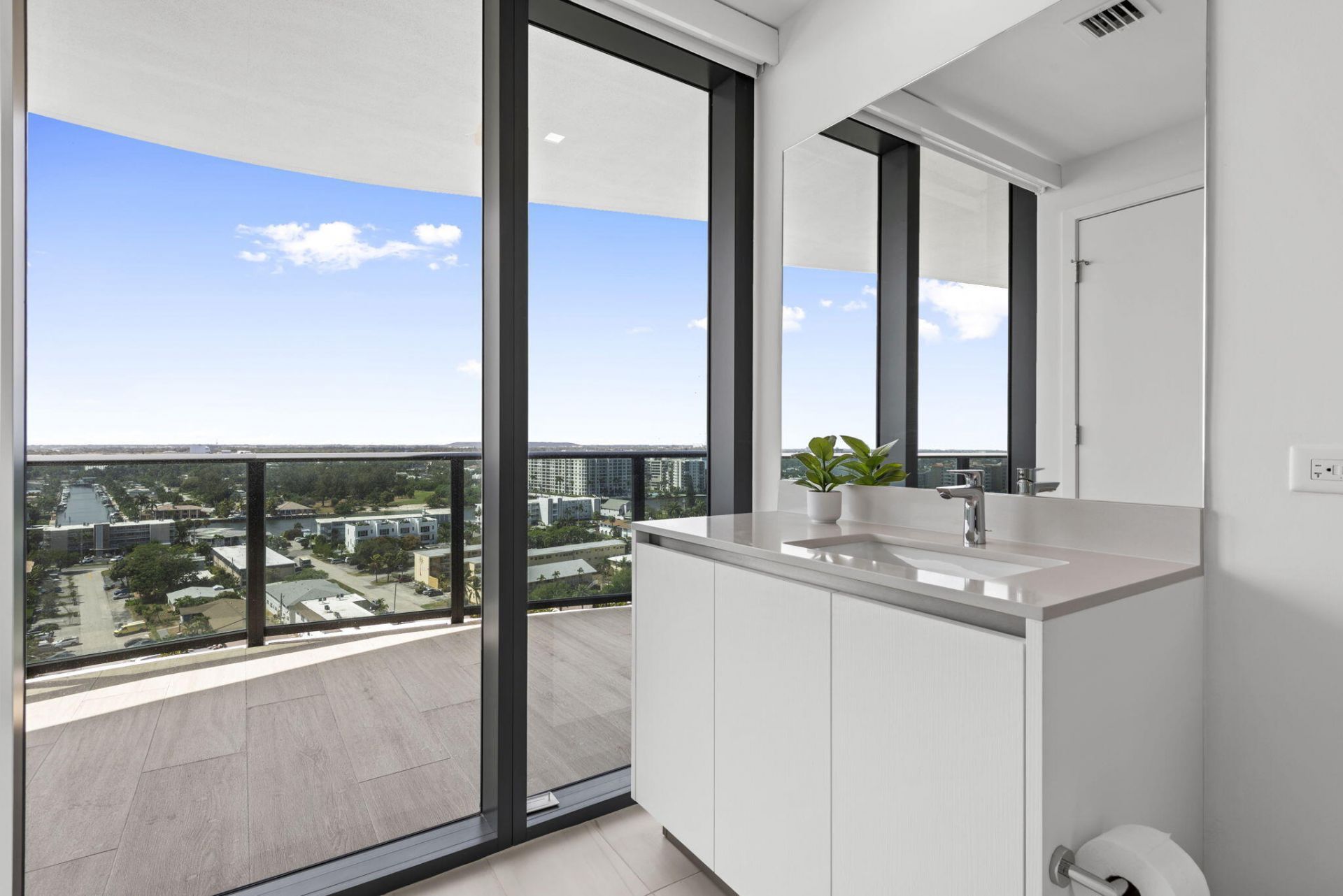 900 N Ocean Boulevard, Unit 1501, Pompano Beach, FL 33062 Photo