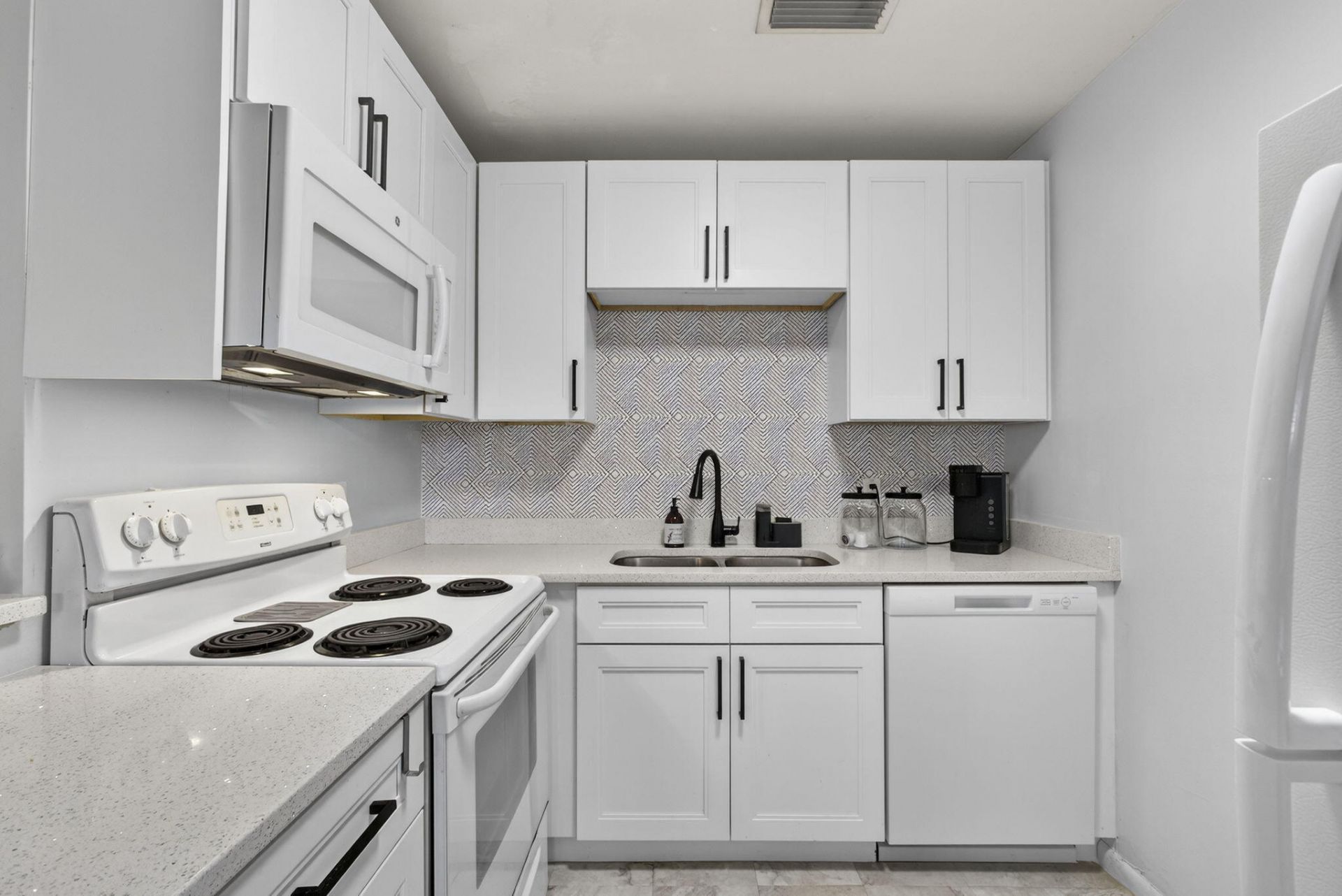 155 Windsor G, West Palm Beach, FL 33417 Photo