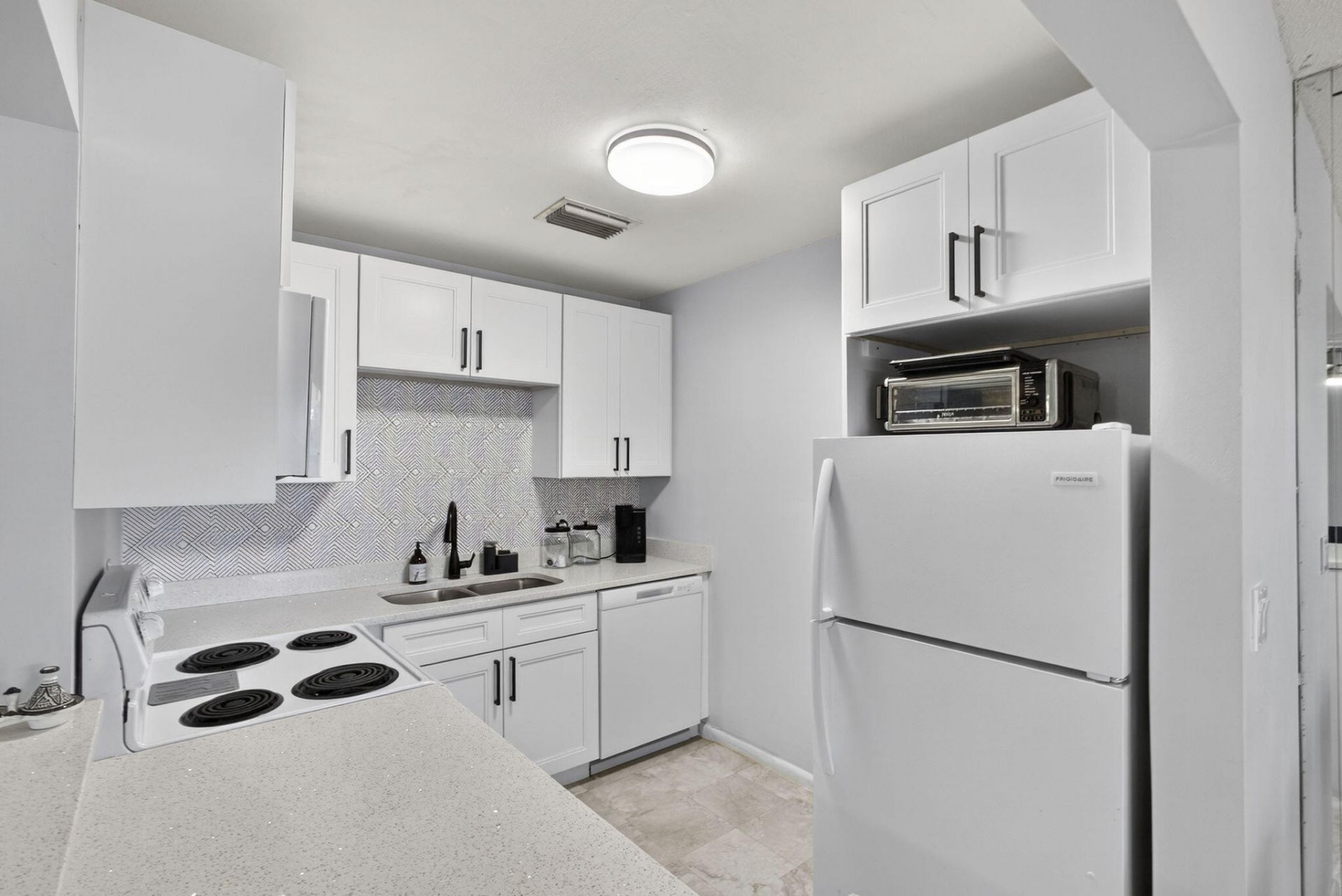 155 Windsor G, West Palm Beach, FL 33417 Photo