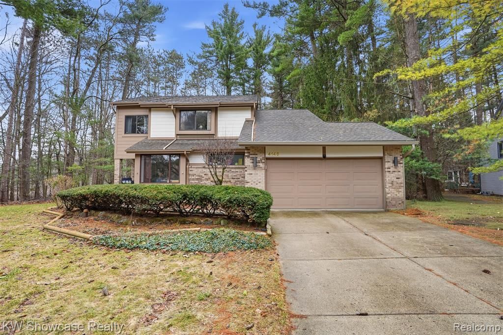4145 Cumberland Ct, Commerce Township, MI 48390 Main Photo