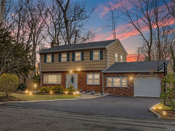 35 High Hills Lane , Huntington Station, NY 11746