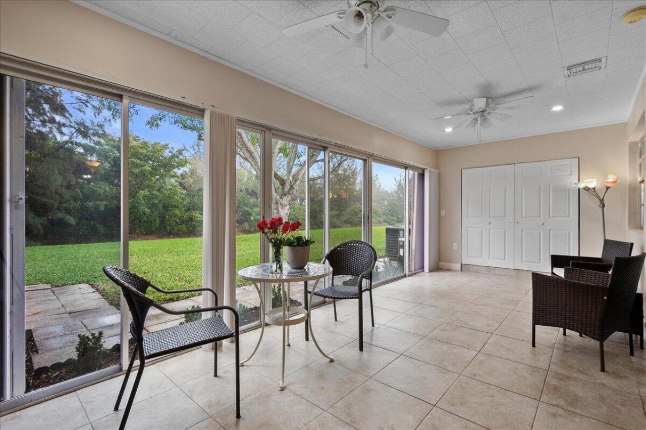 162 Lake Susan Lane, West Palm Beach, FL 33411 Photo