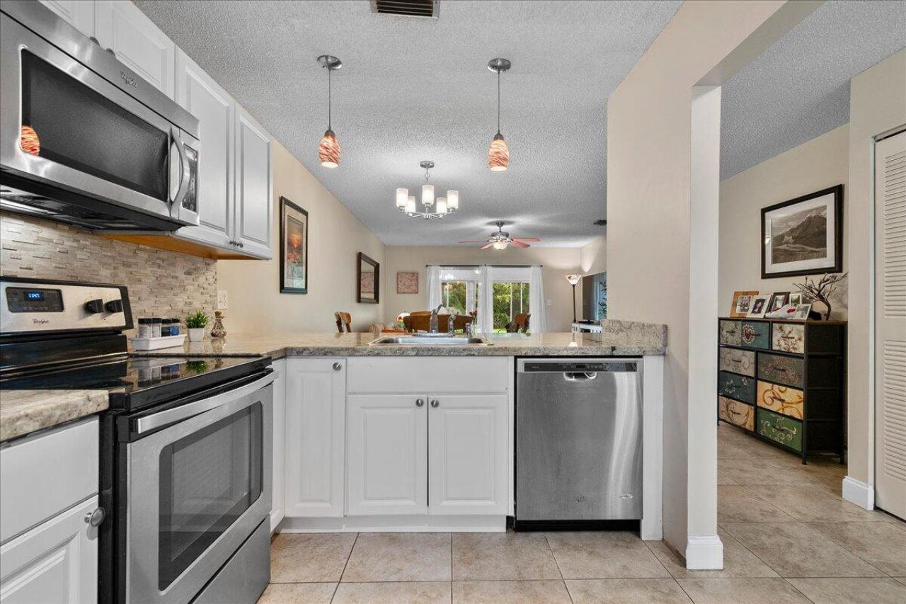 162 Lake Susan Lane, West Palm Beach, FL 33411 Photo