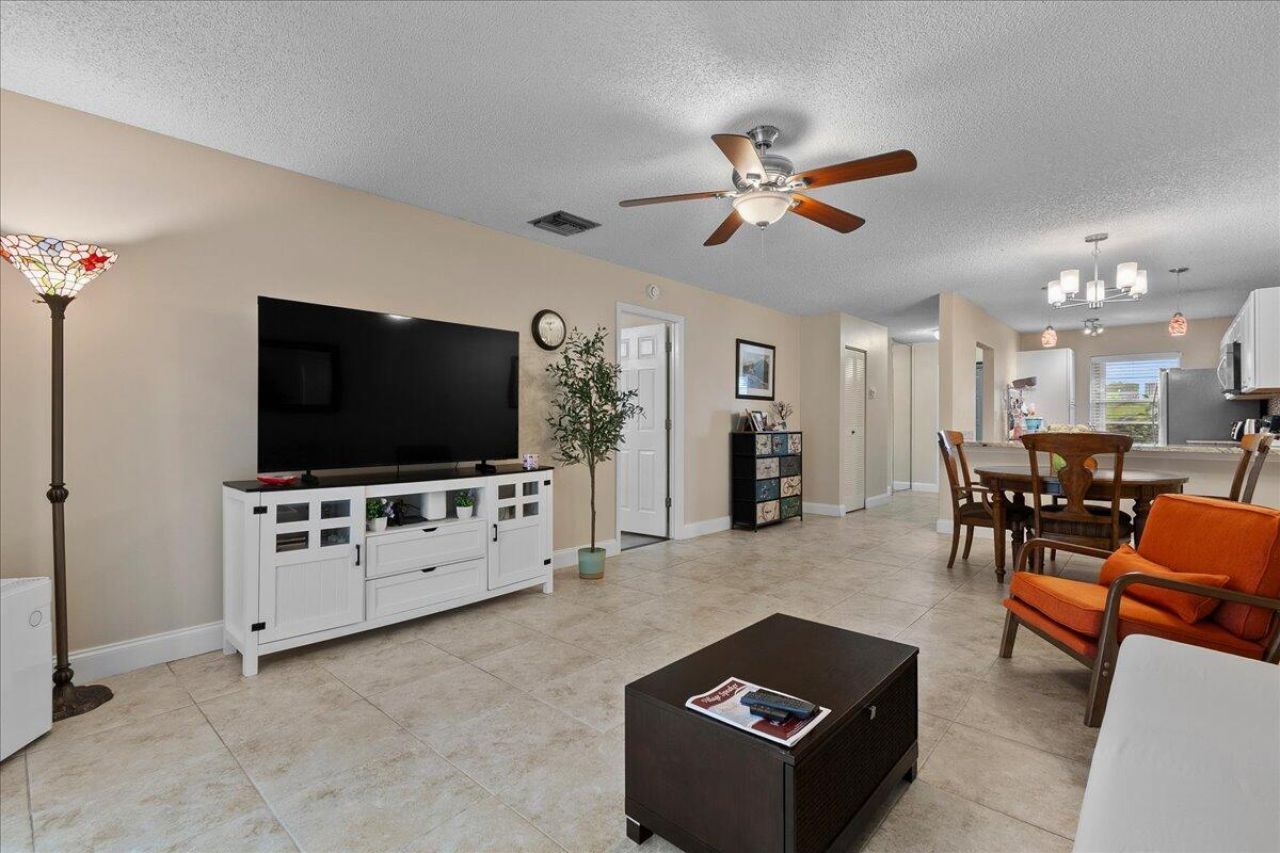 162 Lake Susan Lane, West Palm Beach, FL 33411 Photo