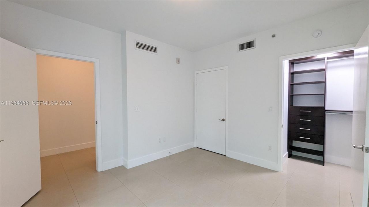 6000 Collins Ave , Unit 111, Miami Beach, FL 33140 Photo